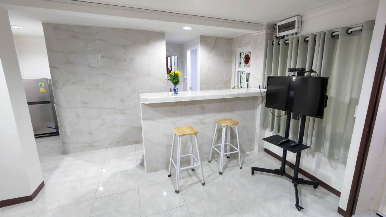 Apartment A4 Dindaeng Bangkok Luaran gambar