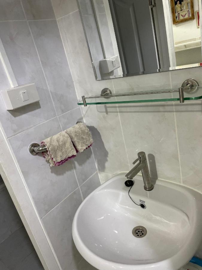 Apartment A4 Dindaeng Bangkok Luaran gambar